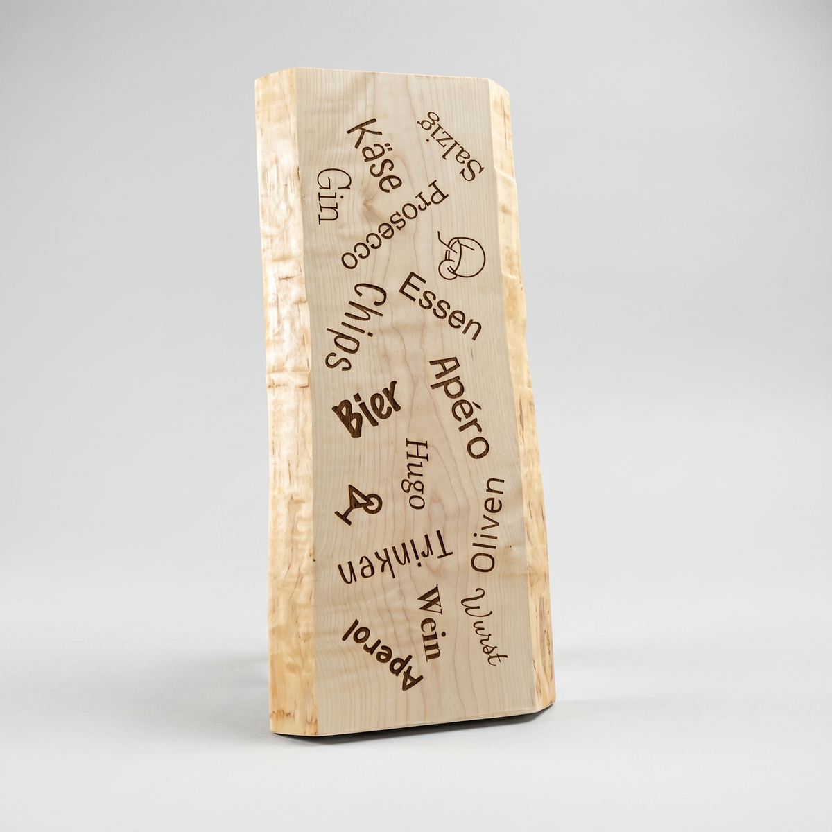 Aperoplatte Holz – Personalisiert & handgemacht in der Schweiz
